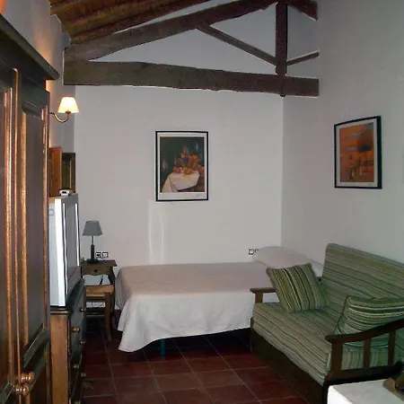 Apartamentos Rurales Victor Chamorro Del Arco Hervás Room photo