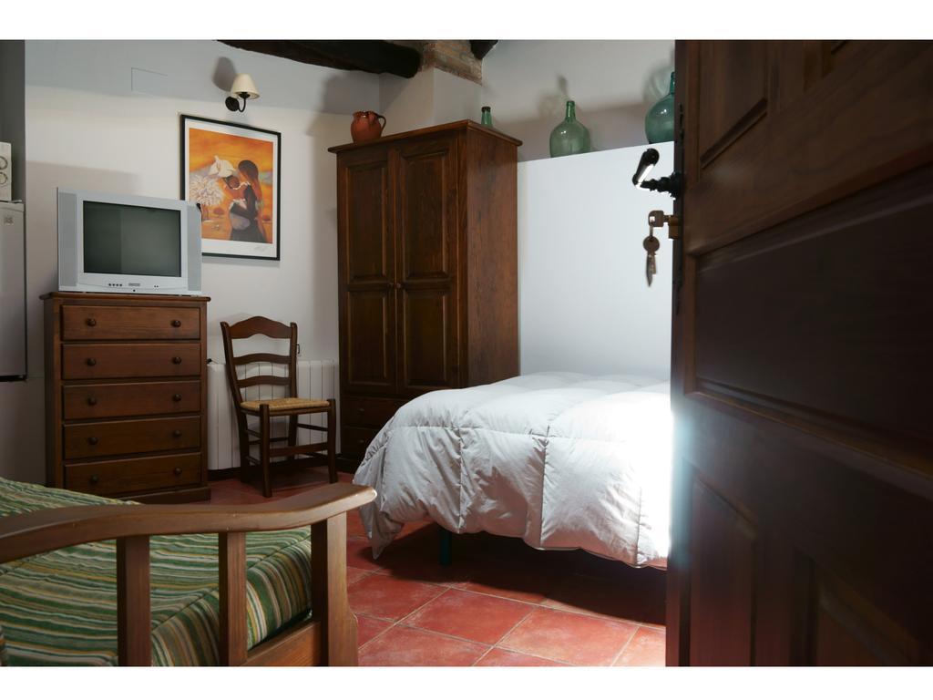 Rurales Victor Chamorro Del Arco * Hervas