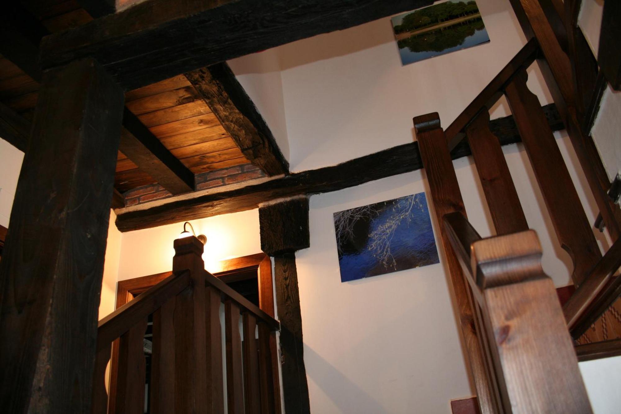 Rurales Victor Chamorro Del Arco * Hervas